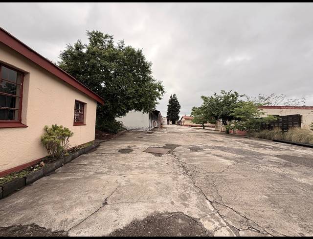 13,262M² INDUSTRIAL YARD FOR SALE IN AIRPORT INDUSTRIAL